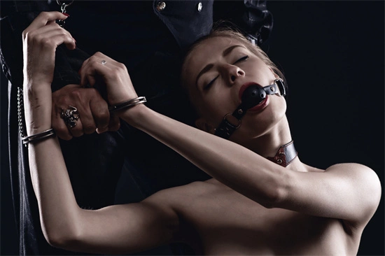 深入了解dirty talk:你知道它在BDSM中有多重要吗? 一