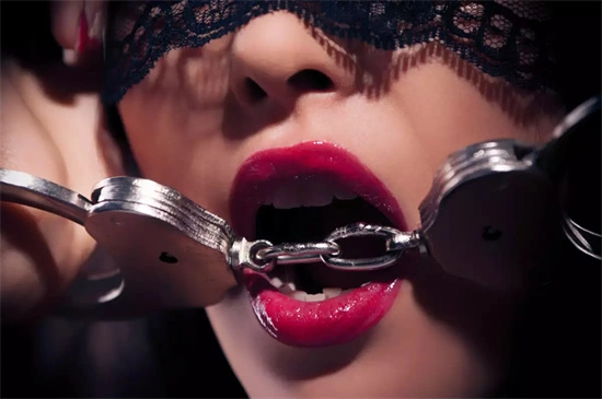 “字母圈”的aftercare：如何让你和伴侣在BDSM后更加亲密？ 一