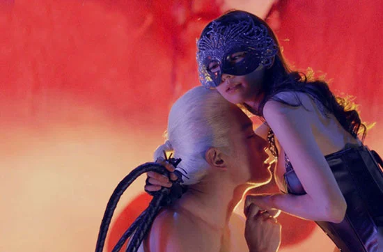 “女王”之道 - 新手BDSM探索中的支配与臣服技巧！ 一