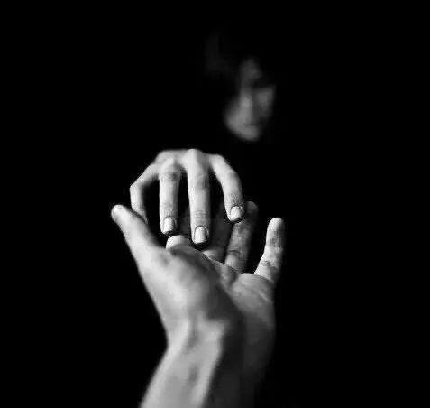 “你知道什么是'滴蜡'与'tickle'的结合魅力吗?” 一